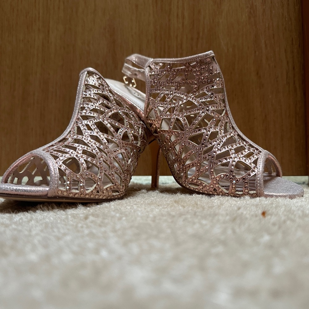 High Heel Gold strap sandals size 9